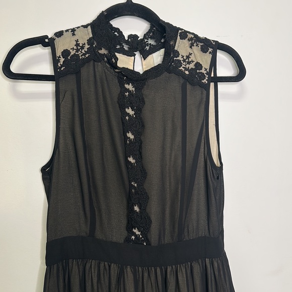 Sleeveless Black Lace Dress for evening. - Picture 2 of 9